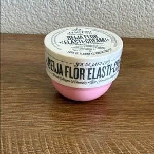 Sol de Janeiro Beija Flor Elasti-Cream - Cream and Pink. 2.5 fl oz